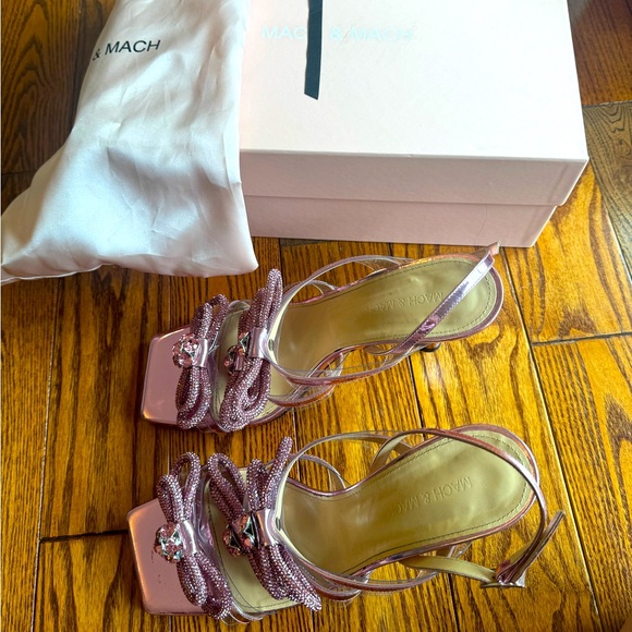 Mach and Mach - Picture 1 of 1